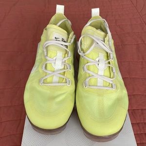 Nike air vapor max 2019 SE women 7 neon green
